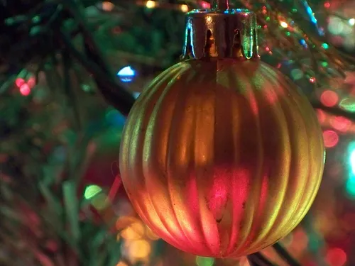 Christmas ornaments & decor