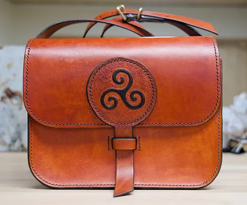 Handbags & sling bags